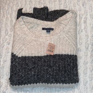 AMERICAN EAGLE SWEATER
